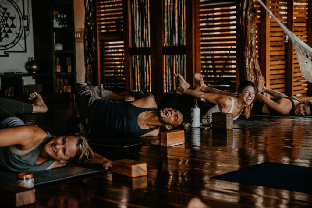 Sansara Surf Yoga & Resort Камбутал Екстер'єр фото