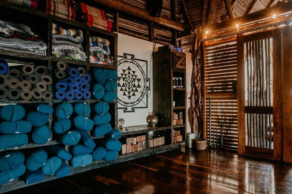 Sansara Surf Yoga & Resort Камбутал Екстер'єр фото