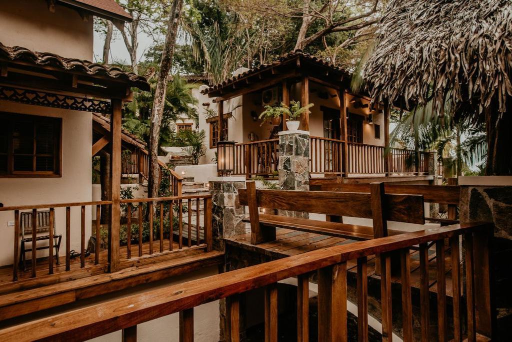 Sansara Surf Yoga & Resort Камбутал Екстер'єр фото