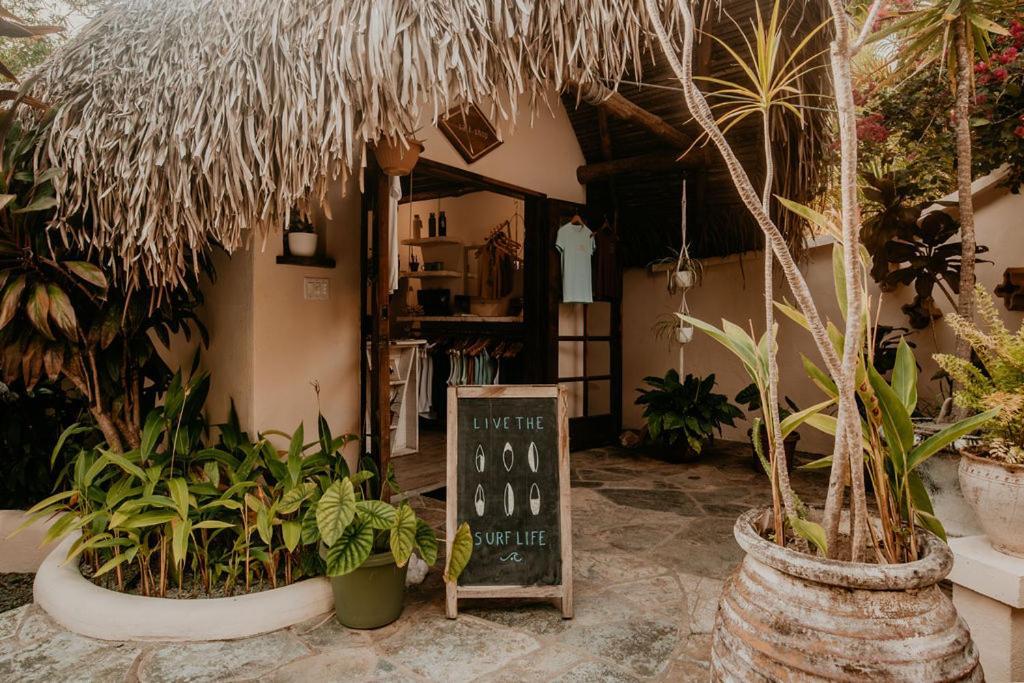 Sansara Surf Yoga & Resort Камбутал Екстер'єр фото